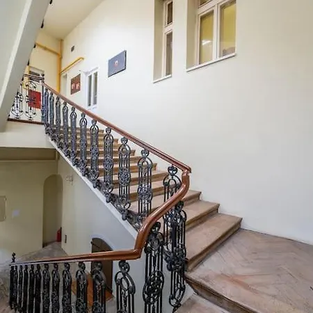 R Byvanie V Srdci Mesta Appartamento Košice